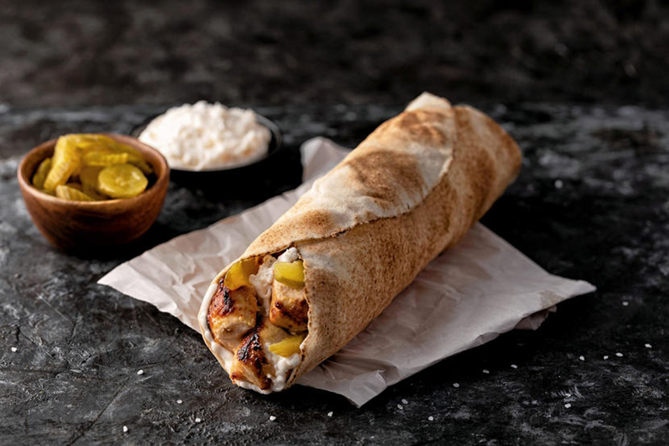 Street Food in Dubai: Shish Taouk Sandwich-Packup Your Bags