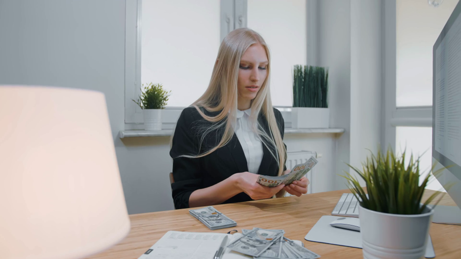 Best Part-Time Jobs for Students in Dubai | Packup Your Bags