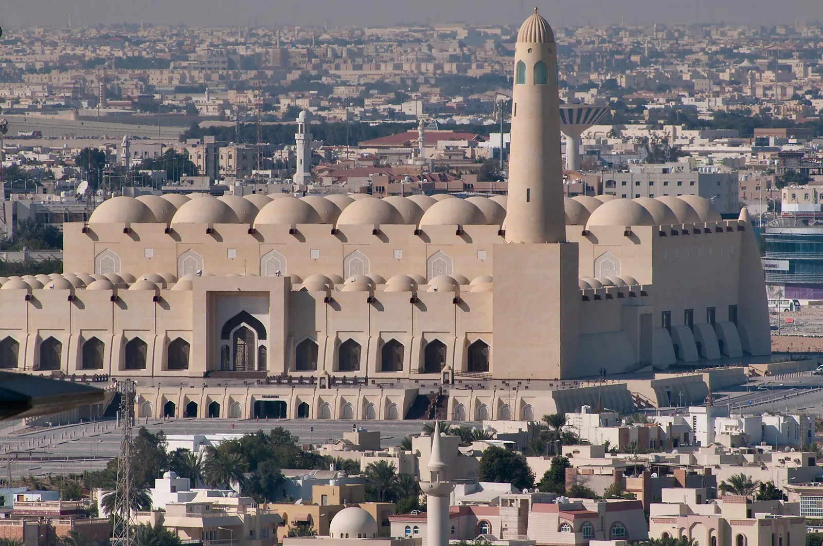 Qatar State Mosque and the surrounding Doha neighbourhood